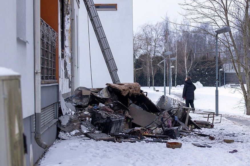 Aizliedz Krustkalnos ugunsgrēkā cietušās ēkas ekspluatāciju