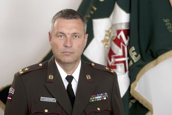 Aizsardzības ministrs NBS komandiera amatam iesaka virzīt Apvienotā štāba priekšnieku Kalniņu