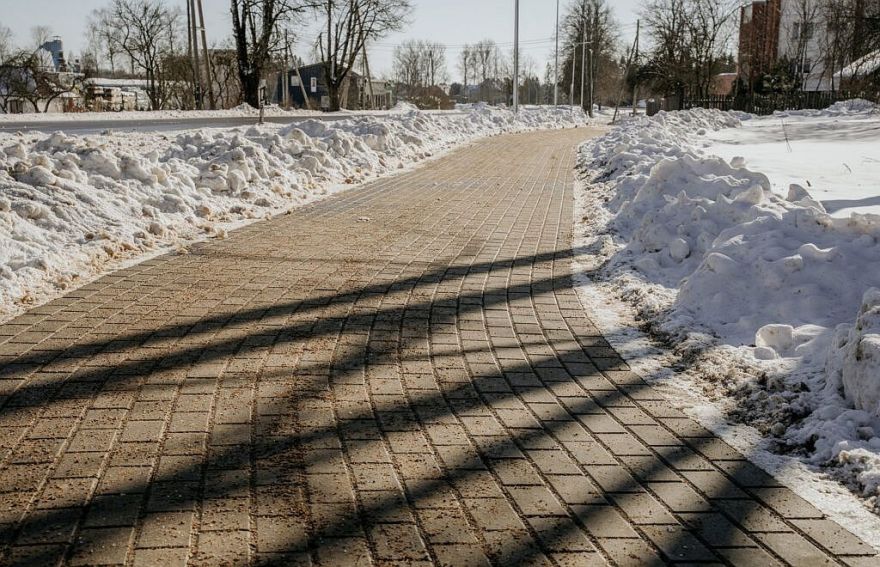 Allažos atklāta par 59,3 tūkstošiem eiro pārbūvētā gājēju ietve