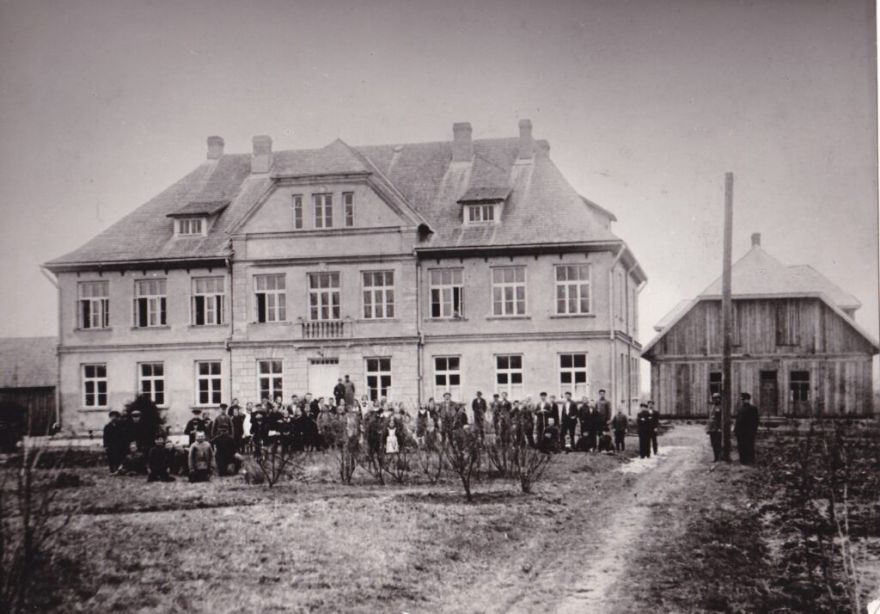 Allažu pamatskolai – 100; skolas celtniecības stāsts