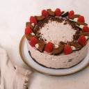 Attēls rakstam: Annas Pannas siera kūka ar cepumu "kraukšķi" – gards akcents 4. maija svinībām