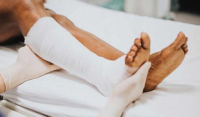Apdrošinātājs: Visbiežāk atlīdzības par traumām piesaka 10-15 gadus vecu zēnu vecāki