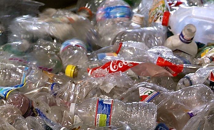 Aptauja: 81% iedzīvotāju depozīta sistēmā vēlas nodot bojātus dzērienu iepakojumus
