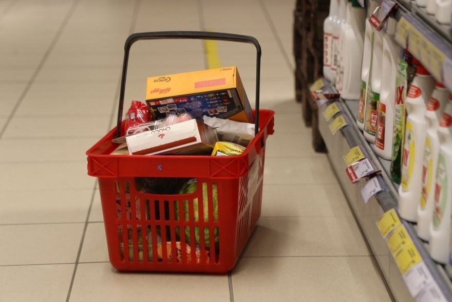 Aptauja Ikšķilē. Kurām precēm un pakalpojumiem jūs izjūtat visstraujāko cenas kāpumu?