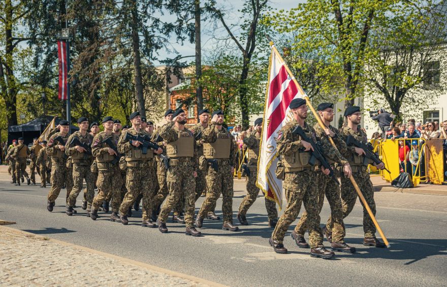 Aptauja. Kā vērtējat Latvijas spējas aizsargāt sevi?