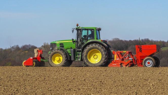 Attēls rakstam: Aptauja. Kam dzīve vieglāka – pilsētniekam vai lauciniekam?