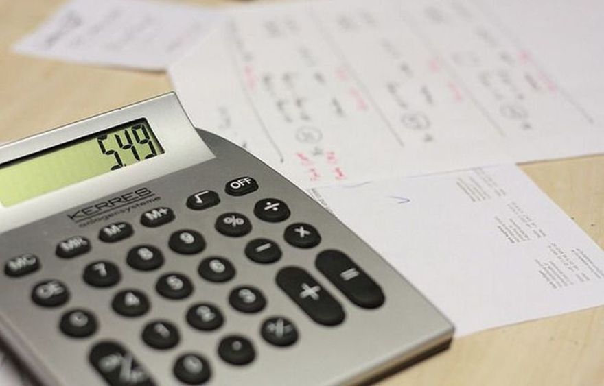 Aptauja: Latvijā 37% iedzīvotāju satrauc spēja apmaksāt komunālos maksājumus