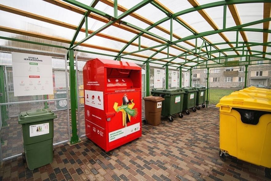 Aptauja: Latvijā 47% iedzīvotāju nav pietiekami informēti par pareizu atkritumu šķirošanu