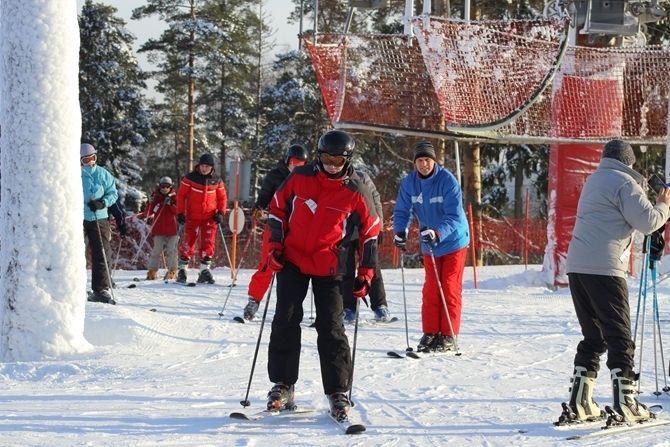 Aptauja Mārupē: Vai izmantojat iespēju slidot vai slēpot, kamēr laikapstākļi to atļauj?