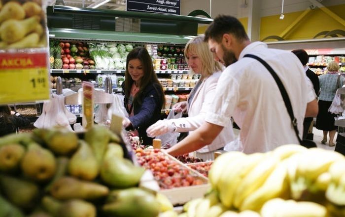 Aptauja: Pēdējā gada laikā tēriņi pārtikas veikalos ir palielinājušies gandrīz 65% Latvijas iedzīvotāju