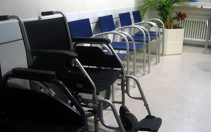 Aptauja: puse Latvijas iedzīvotāju norūpējušies par ierobežotu ārstu un izmeklējumu pieejamību