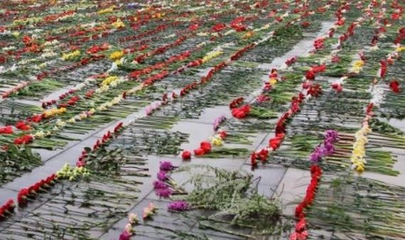 Aptauja Rīgā: Kas jums pirmais nāk prātā, dzirdot vārdu salikumu "9. maijs"?