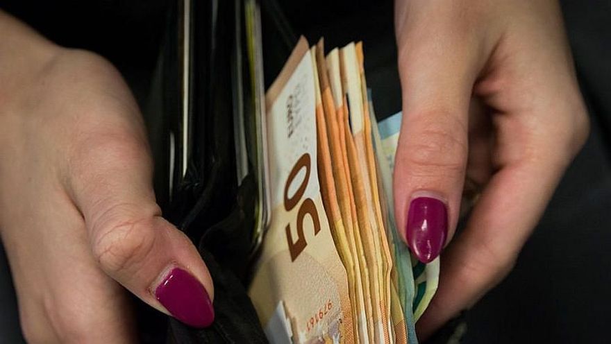 Aptauja: Sievietes mērķtiecīgāk un apdomīgāk plāno savas finanses