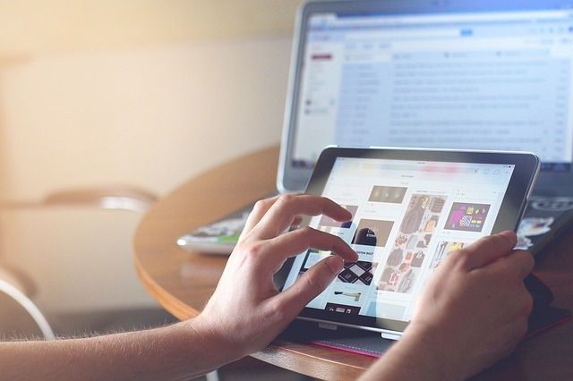 Aptauja: Vairāk nekā pusei Latvijas iedzīvotāju trūkst zināšanu par savu datu drošību un privātumu digitālajā vidē