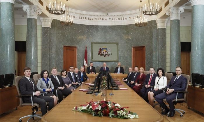 Aptauja: Valdības darba vērtējums sasniedzis vēsturiski augstāko līmeni