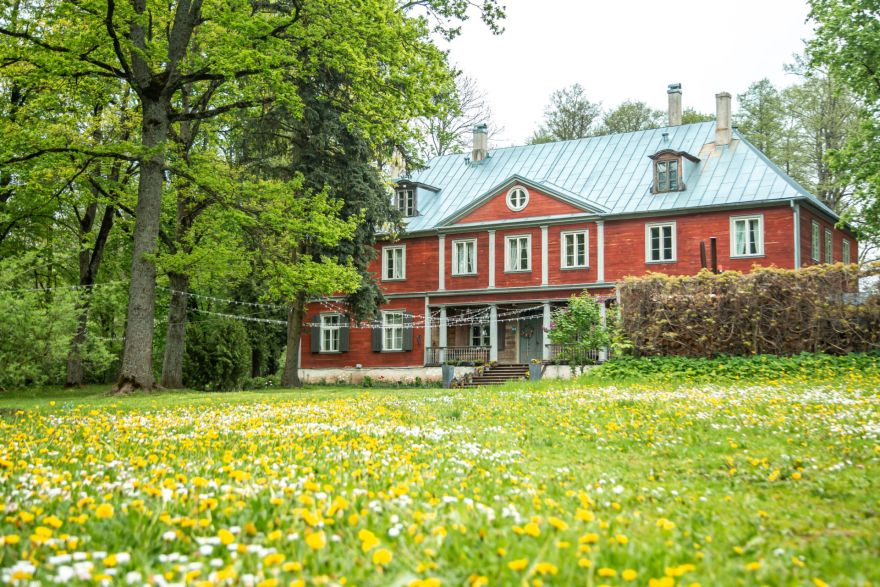 Ar Merķeļa vārdu saistītā muiža Ķekavā meklē nomnieku