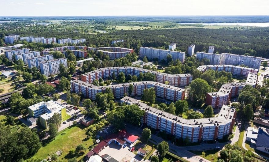"Arco Real Estate": Jūlijā samazinājās sērijveida dzīvokļu cenas Ogrē un Kauguros; Salaspilī nemainījās