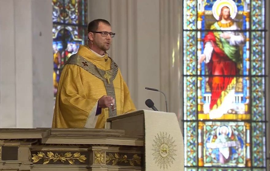 Arhibīskaps Rinalds Grants: Lieldienu svētki sākas tumsā