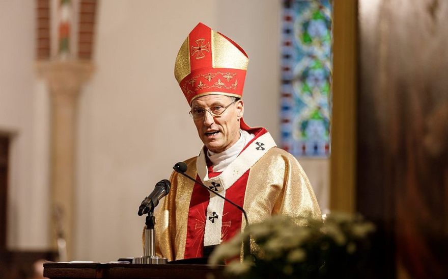 Arhibīskaps Stankevičs Lieldienu dievkalpojumā norāda uz paškaitējuma pieaugumu bērnu un jauniešu vidū