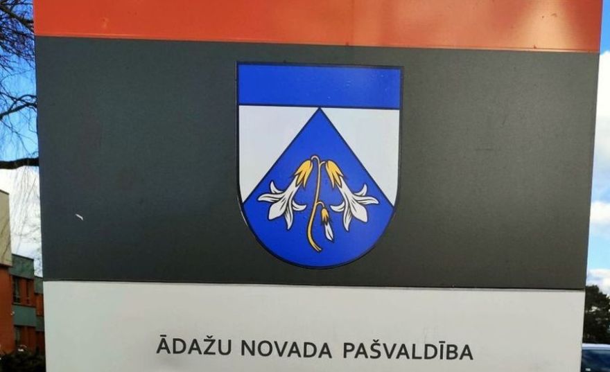 Arī Ādažos un Carnikavā grib savu karogu un ģērboni