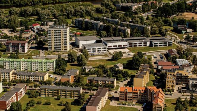 Attēls rakstam: Arvien vairāk cilvēku no Rīgas pārvācas uz tuvākajām pilsētām. Kāpēc?