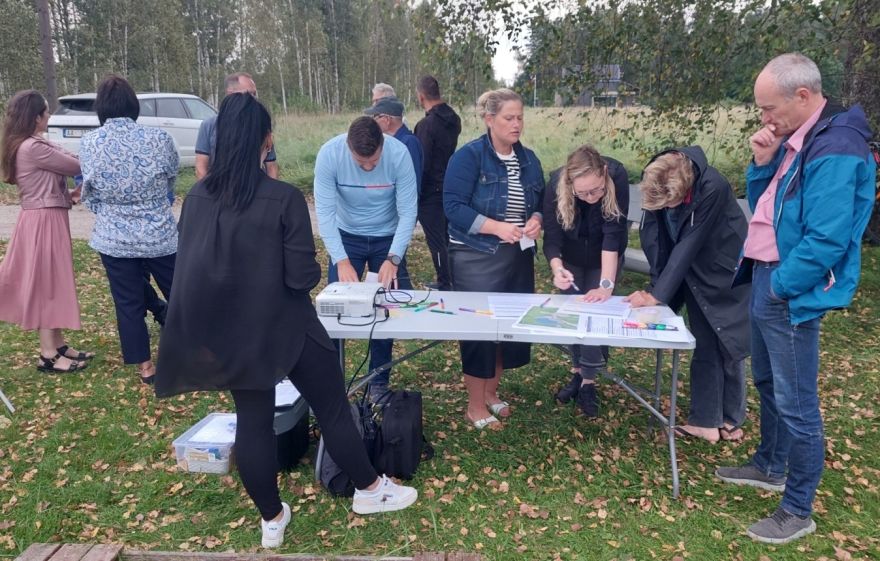 Ataru ciema attīstības plānošanā iesaistās arī sākumskolēni