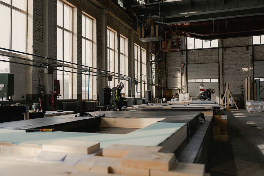 Ātrākai, ērtākai, efektīvākai siltināšanai. Koka paneļu tehnoloģija daudzdzīvokļu mājām