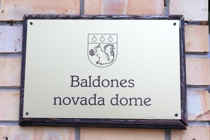 Baldones dome no bijušā mēra Požarnova vēlas piedzīt 3000 eiro par nelikumīgi noslēgtu līgumu