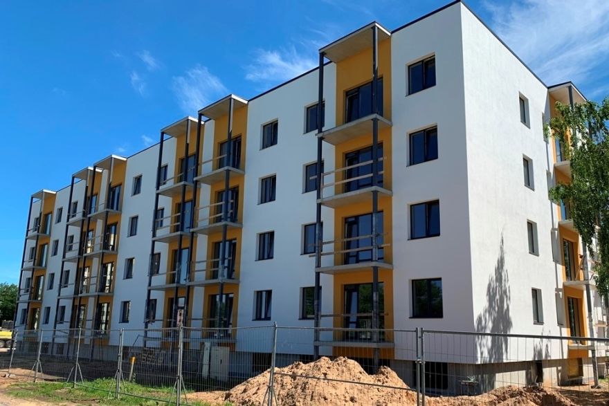 Banka piešķīrusi aizdevumu miljona eiro apmērā daudzdzīvokļu namu projektam "Ūbeļu nami" Ādažos