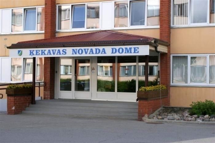 Bažas par Ķekavas novada domes ēkas drošību; pašvaldība to sauc par meliem (papildināta)