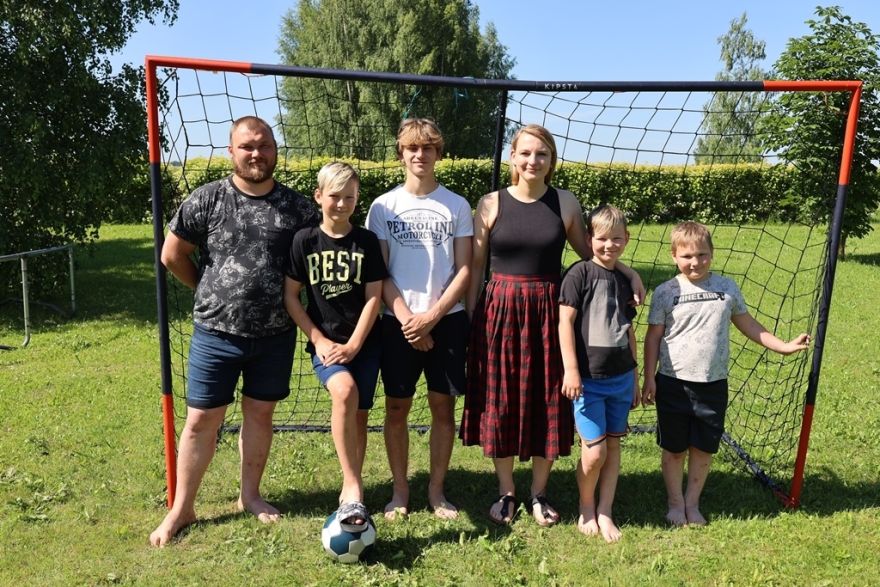 Beļģu puisis Kierans Ikšķilē ieguvis vēl vienu ģimeni