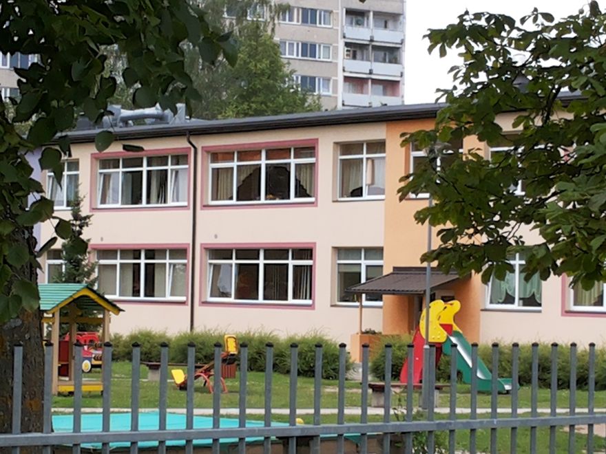 Bērnudārzā Salaspilī masveidā saslimst bērni un darbinieki - ārsti ziņo par neskaidras izcelsmes saslimšanu