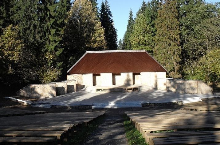 "Bļodas dibens" un sēravotu dziednieciskais spēks Baldonē