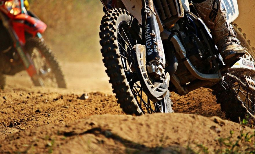 Brāļi Reišuli EMX125 čempionātu noslēdz otrajā un trešajā vietā