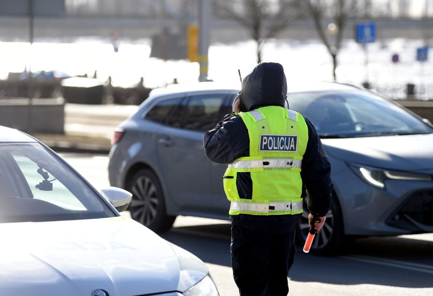 Brauciet prātīgi! Policija arī šodien pastiprināti uzraudzīs drošību uz autoceļiem