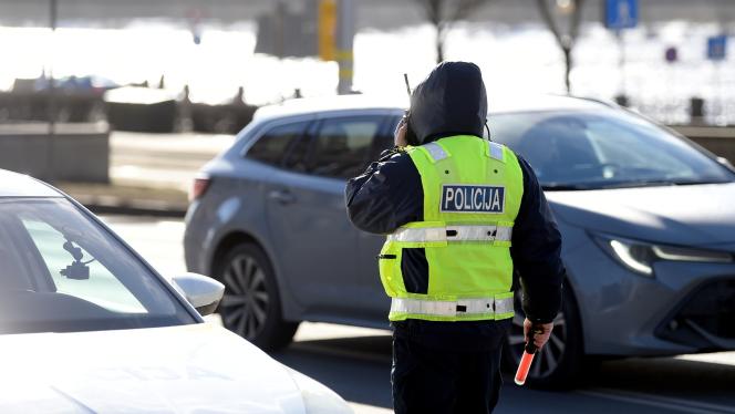 Attēls rakstam: Brauciet prātīgi! Policija arī šodien pastiprināti uzraudzīs drošību uz autoceļiem