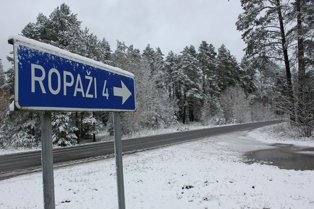 Braukšana apgrūtināta uz visiem Pierīgas ceļiem
