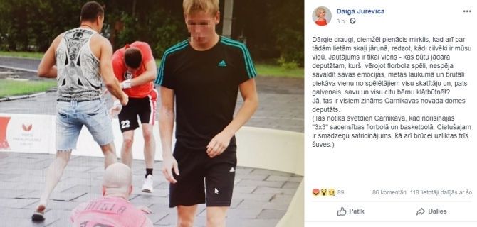 Carnikavā novada domes deputāts turnīra laikā iesitis florbola spēlētājam; "Saskaņa" vērtēs viņa rīcību