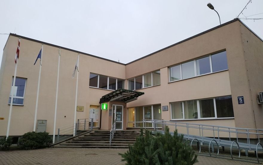 Carnikavas novada dome vēršas Satversmes tiesā, apstrīdot reģionālo reformas likumu