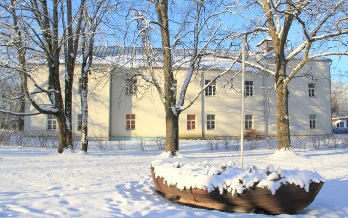 Carnikavas novada pašvaldība aicina darbā tautas nama vadītāju
