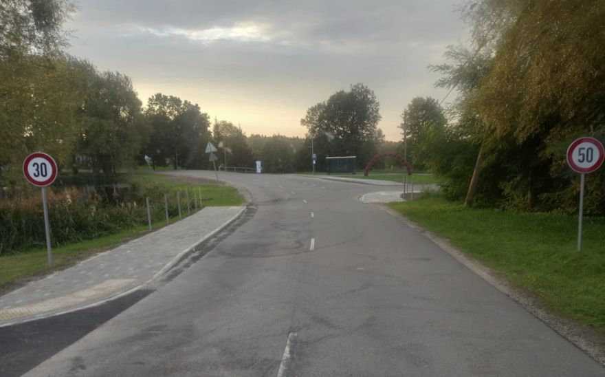"Ceļa zīmes nav rotaļlieta!" Lēdurgas iedzīvotājiem derētu atcerēties, ka muļķīgām darbībām var būt bīstamas sekas