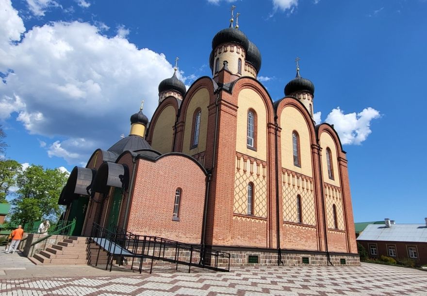 Ceļojuma piezīmes. Klosteris un politika