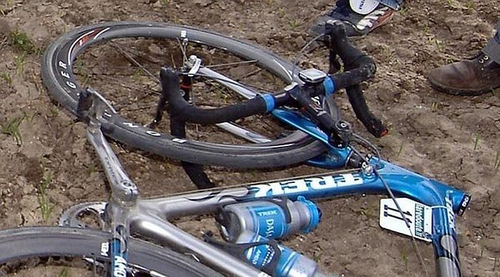 Ceļu satiksmes negadījumos cietuši četri gājēji un viens velosipēdists