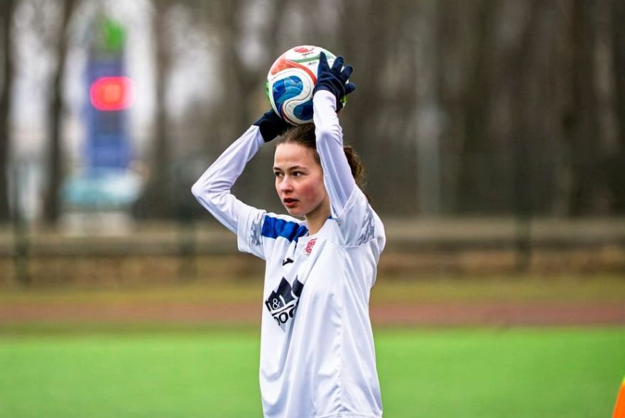 Čempiones Sieviešu futbola pirmās līgas turnīru sāk ar pamatīgu sakāvi