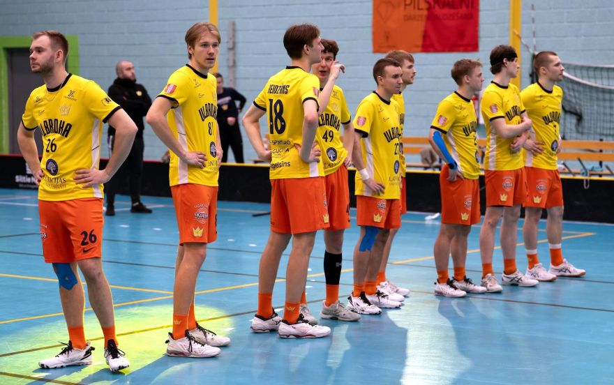Čempioni noliek pilnvaras. Ulbrokas florbolisti zeltu spiesti nomainīt pret sudrabu