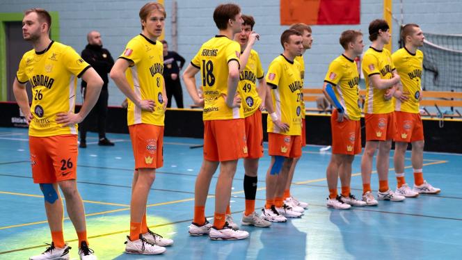 Attēls rakstam: Čempioni noliek pilnvaras. Ulbrokas florbolisti zeltu spiesti nomainīt pret sudrabu