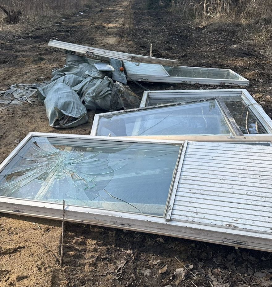 “Cik ilgi tas turpināsies?” Sieviete Dreiliņu mežā fiksē bezatbildīgu rīcību