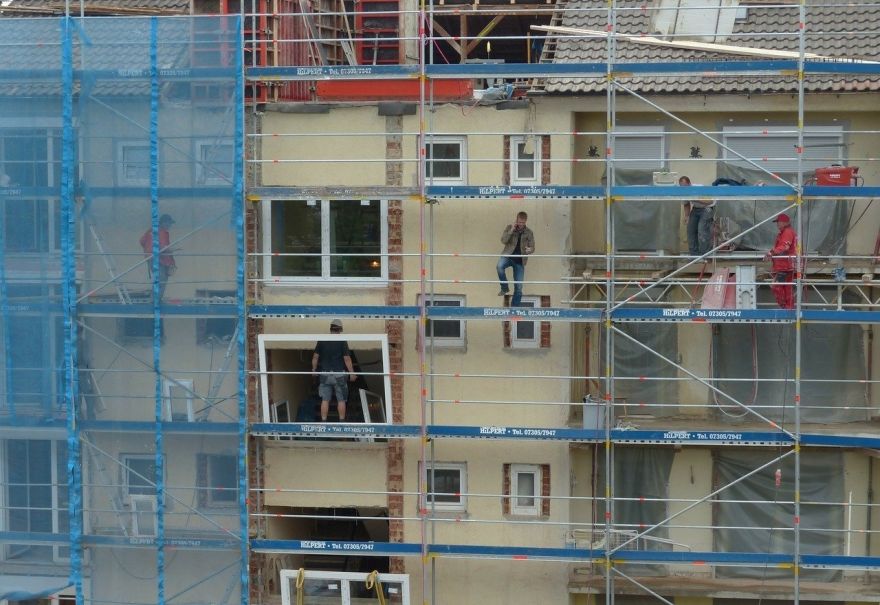 "Civinity": Ēku renovācijas gaita Latvijā ir ļoti lēna