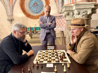 FOTO: Rīgas Domā aizvadīts pirmais vasaras šaha turnīrs “Tornis”