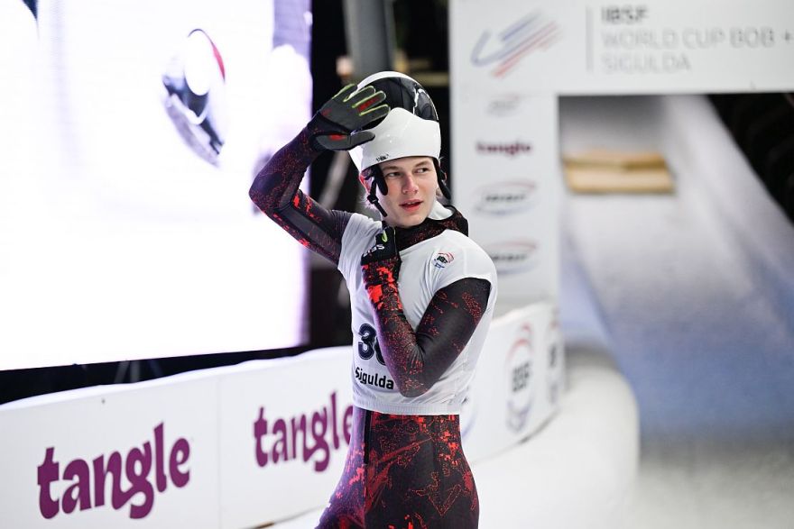 Dāvis Valdovskis izcīna pasaules vicečempiona titulu skeletonā junioriem